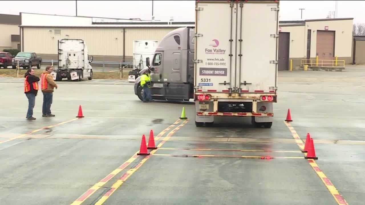 Truck driver shortage leads to many signing up for their CDL - YouTube
