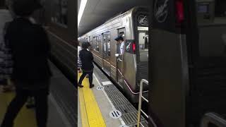 大阪メトロ列車到着から発車まで