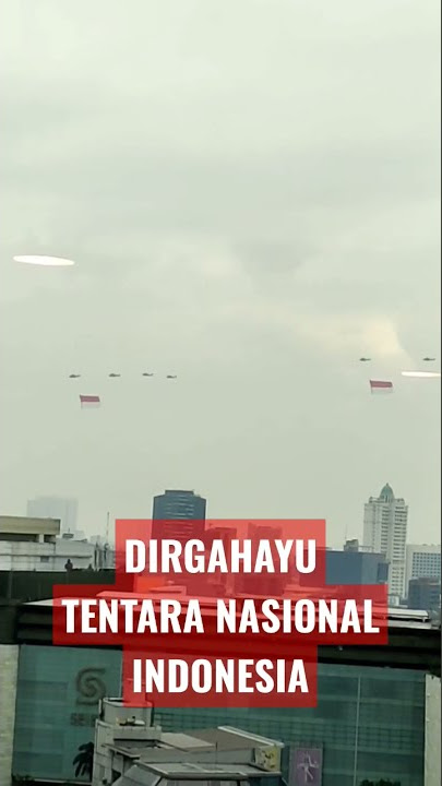 PARADE HELIKOPTER MEMBAWA BENDERA MERAH PUTIH HUT TNI KE 77