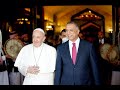 الكاظمي يستقبل قداسة البابا فرنسيس في أول زيارة تأريخية الى العراق