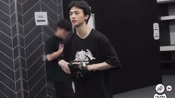 🥟: nice catch⚾️ ~ 🎬SKZ-TALKER GO! Season 5 Ep.28 LONDON #hyunjin #현진 