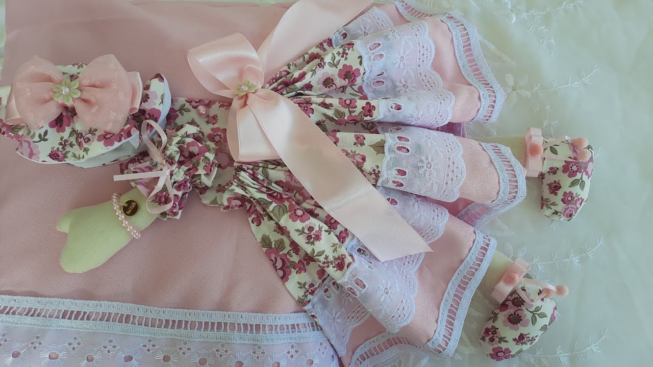 boneca na almofada estou apaixonada @edinavaartes