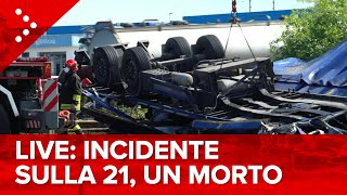 LIVE Incidente sulla A21, si ribalta tir con sostanze tossiche: diretta video