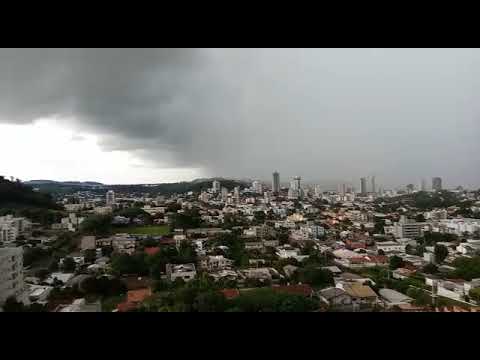 Forte Temporal chegando em Francisco Beltrão na tarde desta quinta-feira dia 16/1/2020.