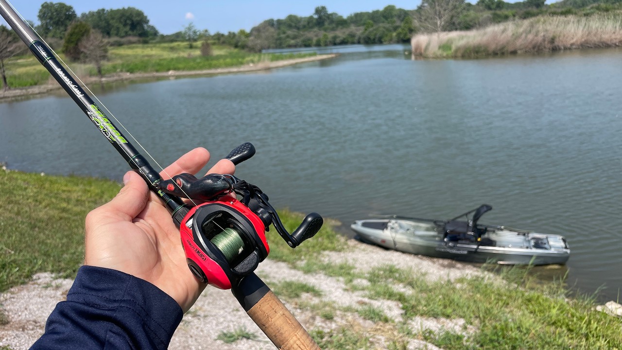 I'm Addicted to Catching GIant Bass. Top Water FIshing Shade Lines and Overhangs
