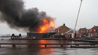 GPTV:  Grote brand verwoest beeldbepalende Theehuis Grou UPDATE!