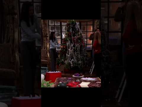 #друзья #сериалдрузья #мониканаряжаетелку #кино #новыйгод2024 #friends