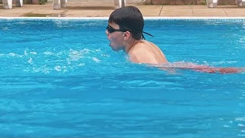 Swimming Stock Video