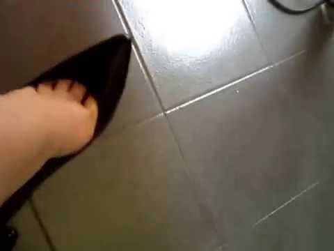 DANGLING IN UFFICIO IN DECOLTE' SENZA CALZE - YouTube