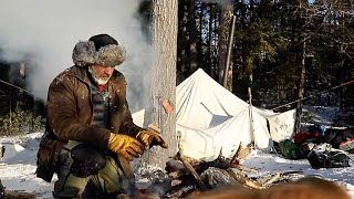 Set up a camping tent on the weekend to relax with friends on the glacier l Life The Jungle