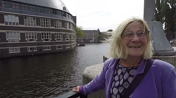 Annie en Beppie van Overtoomse Sluis tot IJ in Amsterdam - 2
