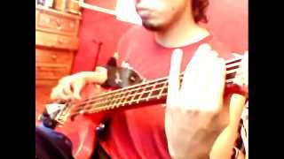 Video thumbnail of "Extremoduro - De Acero. Bass Cover"