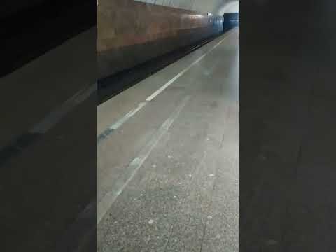 Video: Stesen metro 