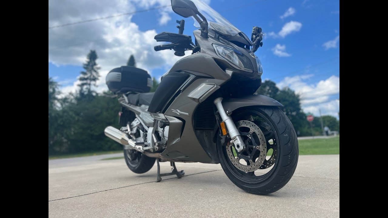 2013 Yamaha FJR 1300cc: Front brake pads replacement