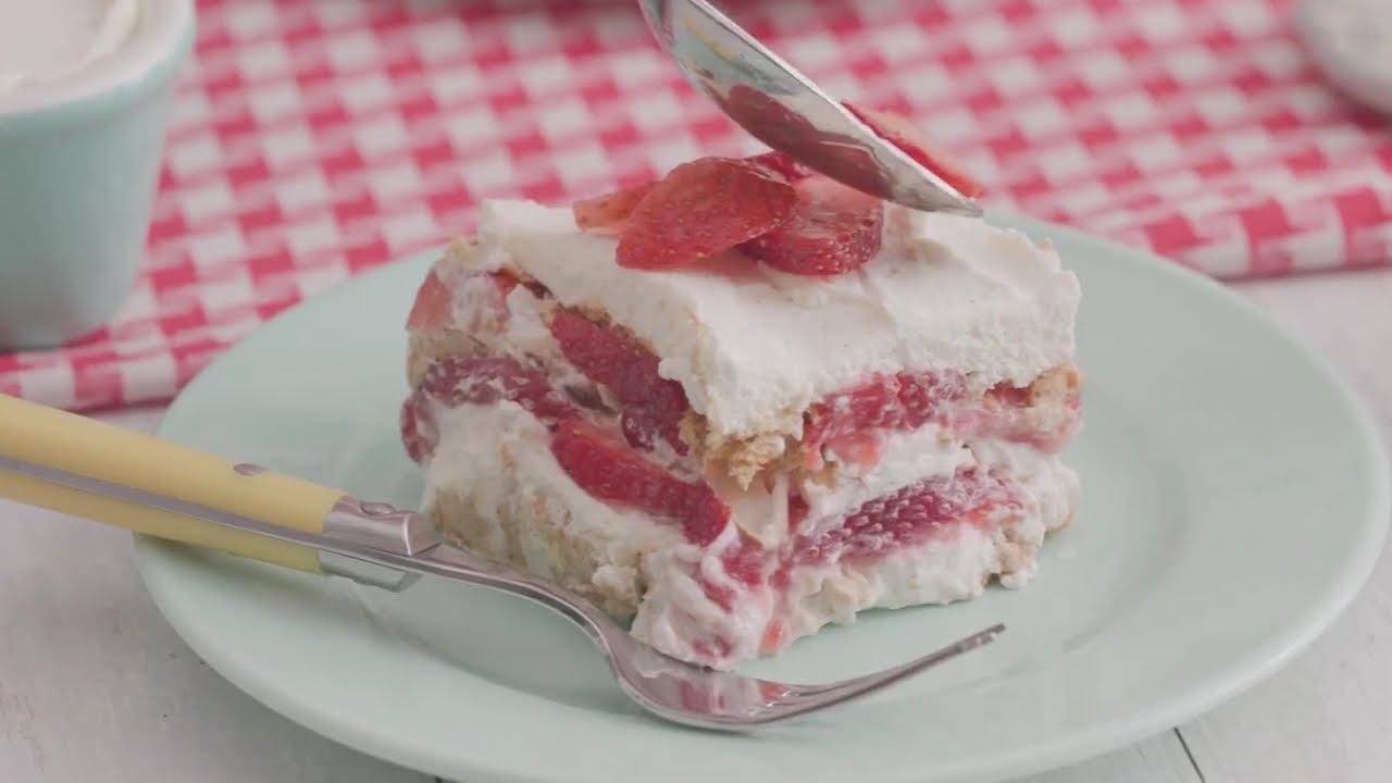 How To Make Strawberry Icebox Cake The Pioneer Woman Ree Drummond How To Make Strawberry Icebox Cake The Pioneer Woman Ree Drummond