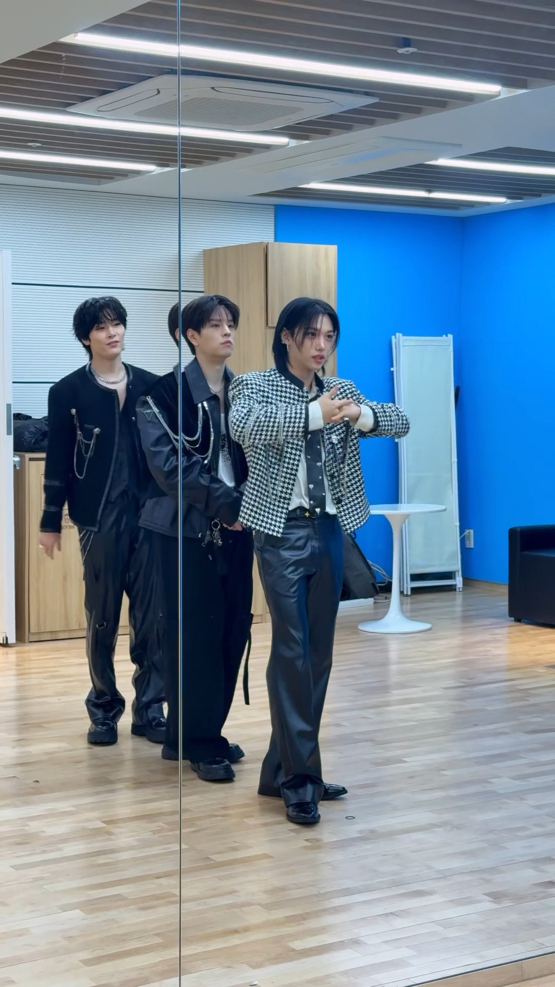 복승아 출고 준비중?? #StrayKids #스트레이키즈 #YouMakeStrayKidsStay