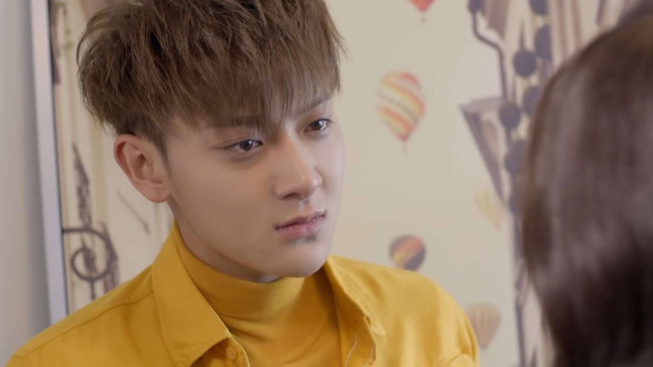 يبكي مثل الأطفال أمام حبيبته بسبب تعرضه لسوء المعاملة 😞 | مقطع من مسلسل المفاوض