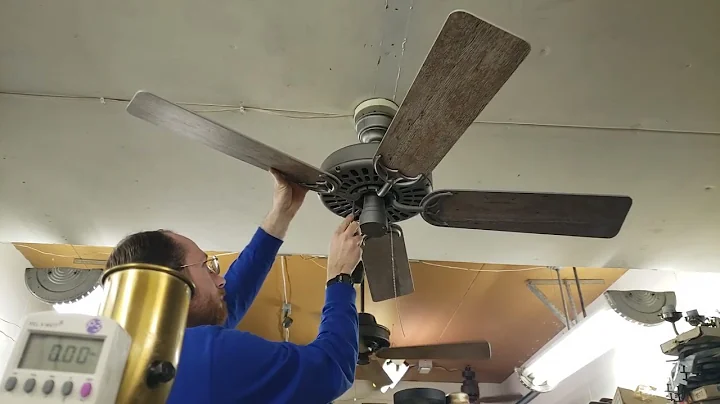 Hunter "The Original" Outdoor Original Ceiling Fan model 51123 Matte Silver 4 to 5 Blade Swap