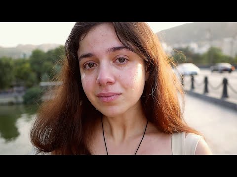 Hi, Grandma.. გამარჯობა, ბებო