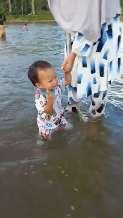 Mandi di Sungai bersama Ibu // Bukan Sungai Aare Swiss