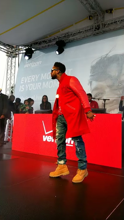 Omarion dancing in Chicago