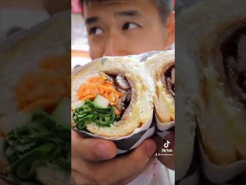 Eating 4 different banh mi sandwiches from local's recommendations#shorts