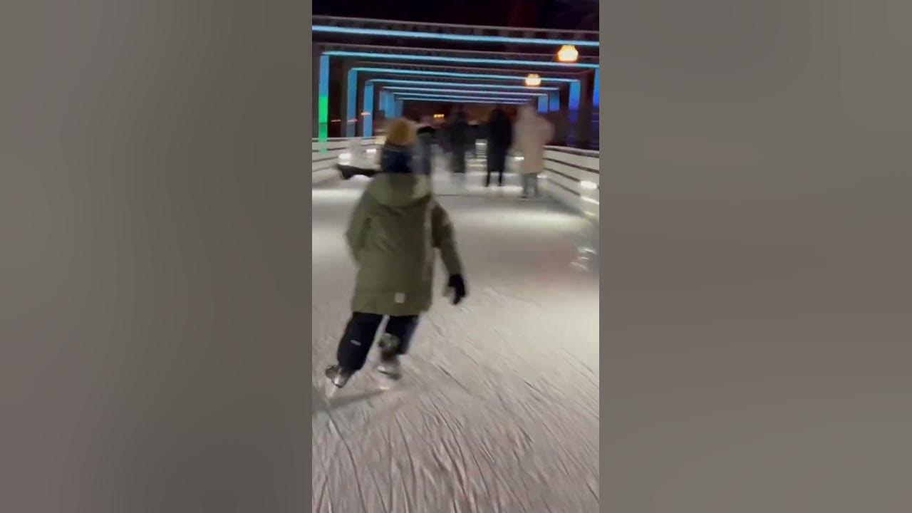 Каток Парк Горького - Лев (4 года) - YouTube