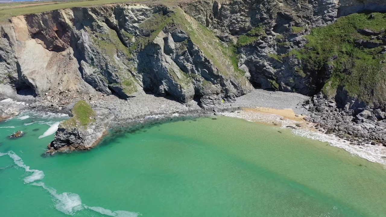 Bedruthan Steps on the North Cornwall coast near Newquay. - YouTube