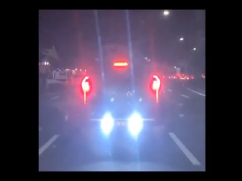 Video: Apakah lampu depan yang dipimpin membutakan pengemudi lain?
