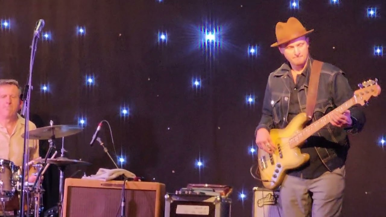 Jamiah Rogers features: Pascal Delmas on drums and Antoine Escalier on bass (20 Jan 2023)