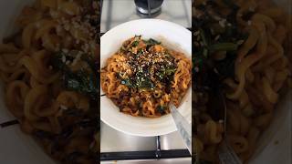 Korean volcano chicken ramen noodles curry  with spinach, sesaeme seed & seaweed l  ? ??️ shorts