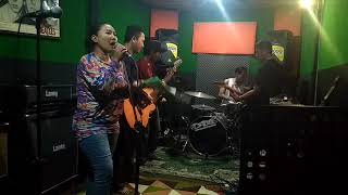 Download Lagu Cover Maju Tak Gentar MP3