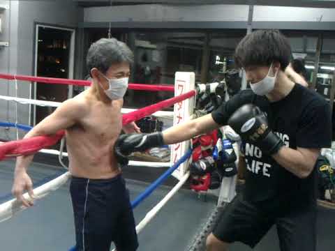 驚異の５３歳の腹筋BODY鍛錬。20210424　クレアトゥール整体院院長　波田野裕晃　in ワタナベボクシングジム　NO  BOXING   NO  LIFE