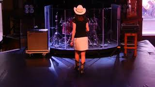 BILL'S BASIC Line Dance (Démo) - Séverine Moulin Billy Bob's