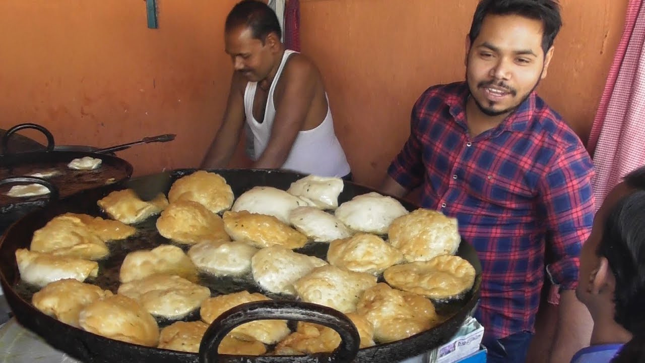 World Cheapest Kachori @ 3 rs ($ 0 042)  Only - Indian Street Food | Indian Food Loves You