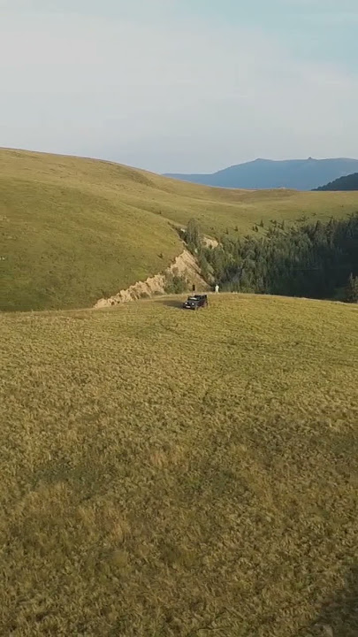 sus pe vârful muntelui