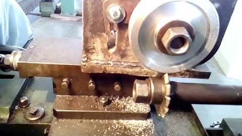 gear cutting attachment on centre lathe machine