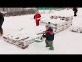 Строим ледяную горку из снега и евро паллетов своими руками к новому году Семья Булатовых