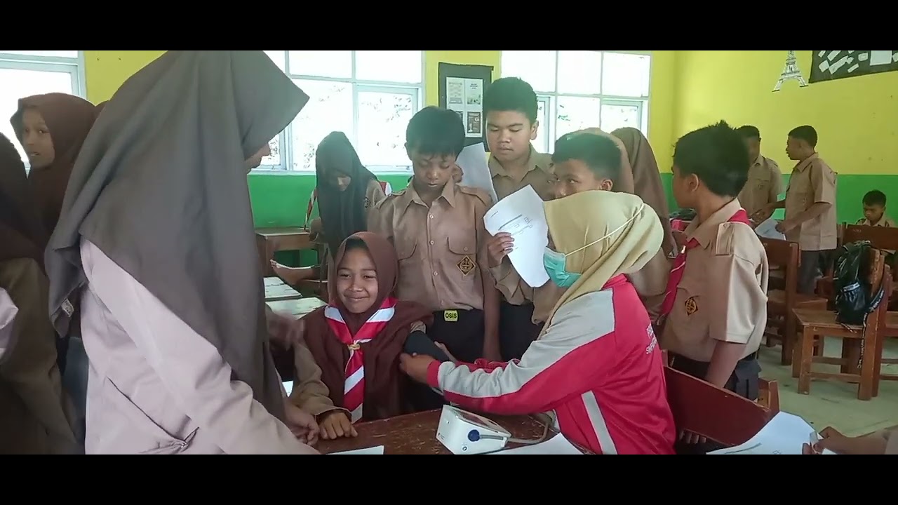 Cek Kesehatan Di SMPN 2 DK