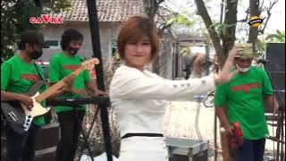 GAVRA ~ ROJALI mandi susu  (Voc. Dian amorr)