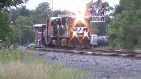 NS 14A heads east W/ Tophat C40-9 leader in Berea, OH