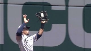 MIL@WSH: Gomez saves a run with a leaping grab