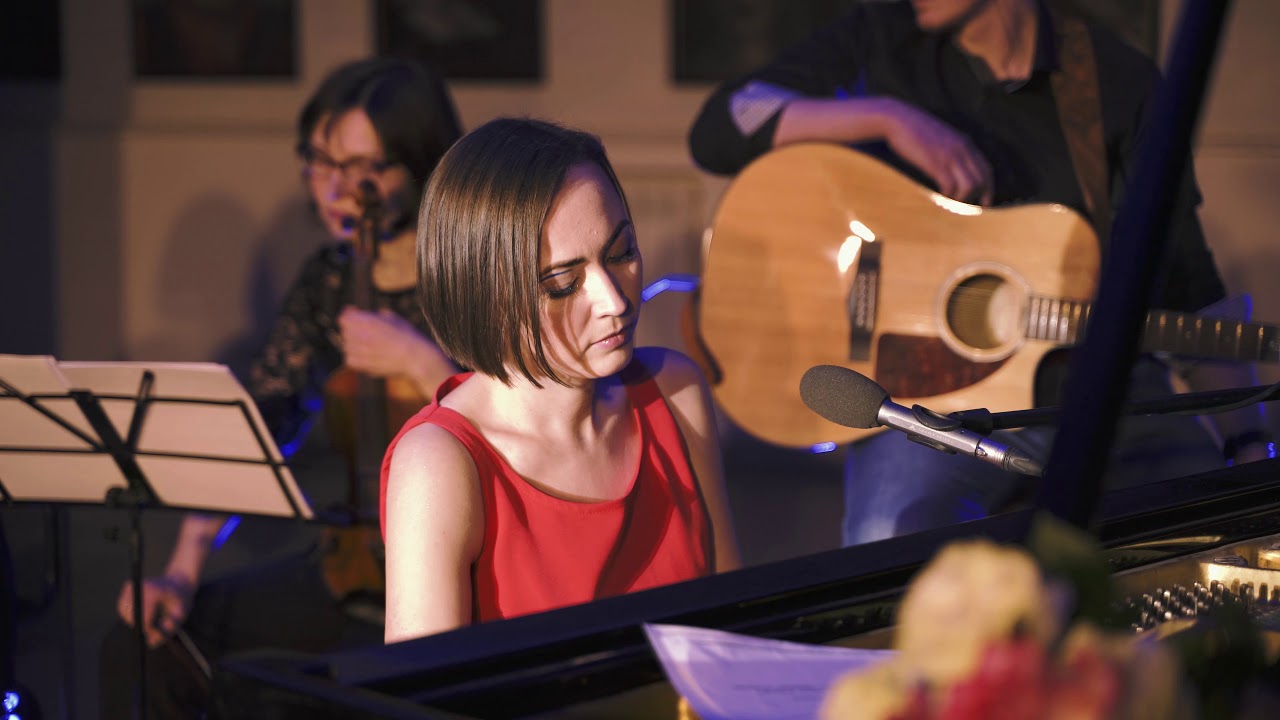 Roza  FA - piano essay 