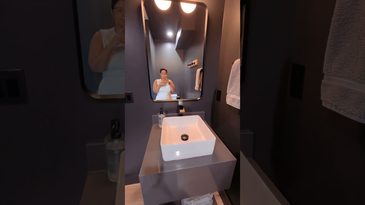 Mountain getaway dreams! Cozy cabin, hot tub, pizza oven & epic views near Asheville! 