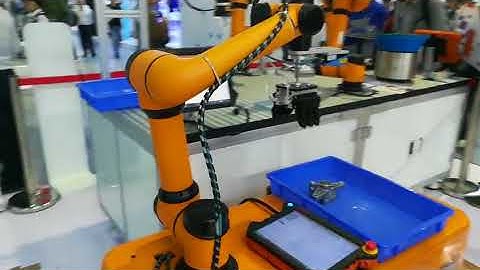 collaborative robot with AGV for pick and place
