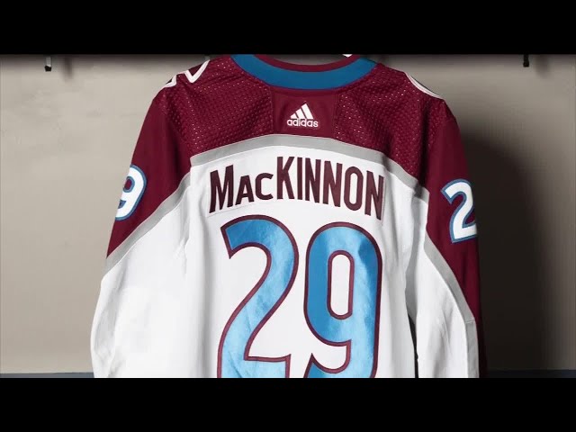 Avalanche auctions game-worn gear & other items 
