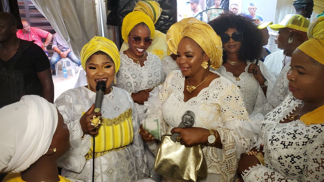 WATCH LIVE COVERAGE OF BARRYMADE PERFORMANCE AT LAGOS TOP SOCIALITE ...