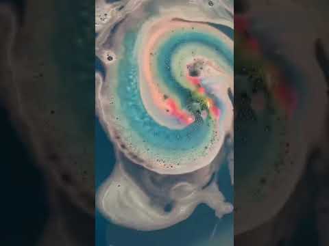 ☄️GALAKTYCZNA KULA z Lush TEST 🚀💦✨ #shorts #lush #bathbomb