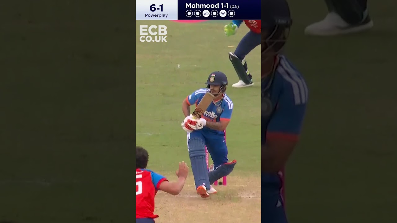 2 Wickets in 1 Over v India 🔥