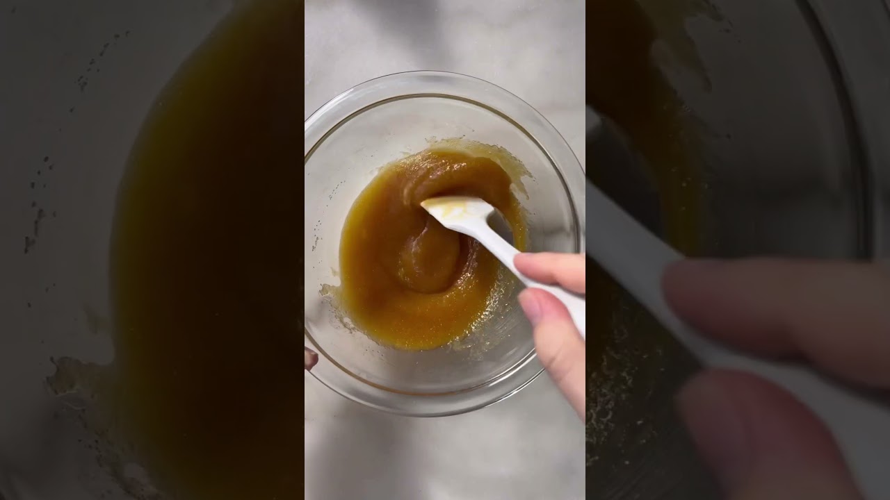 Small batch chocolate chip cookies: one bowl, 20 minutes, 6 delicious chocolate chip cookies.